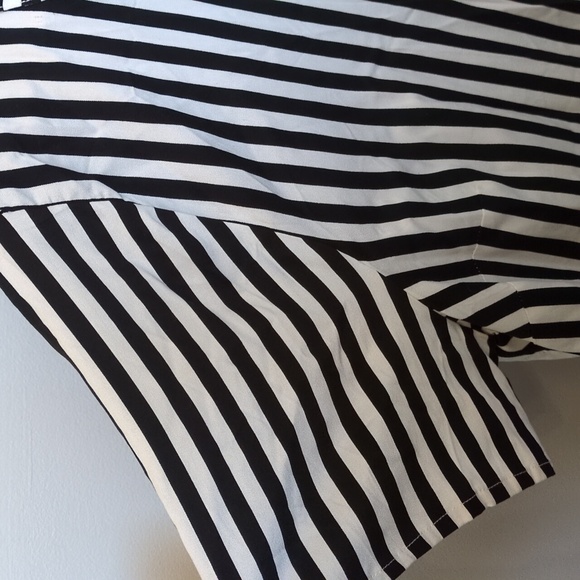 Torrid 2 Striped Button Down Front Shirt Top Challis Black White Stripes Referee - Picture 7 of 16